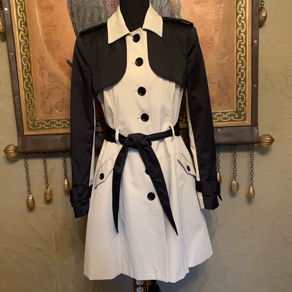 Trench coat by Bebe - Picture 2 of 16